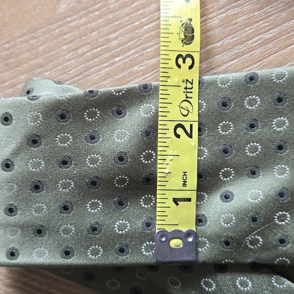 Steve & Barry's Silk Green Patterned Necktie - Picture 3 of 8